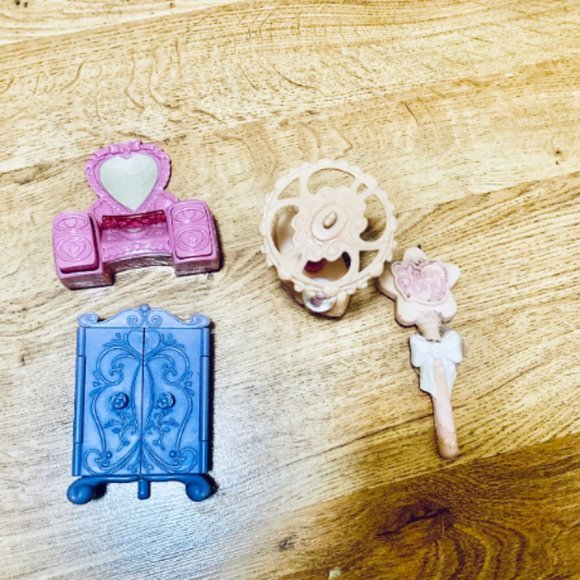 My Little Pony Crystal Rainbow Castle 2006  With Original Accessories (works) - Picture 8 of 9